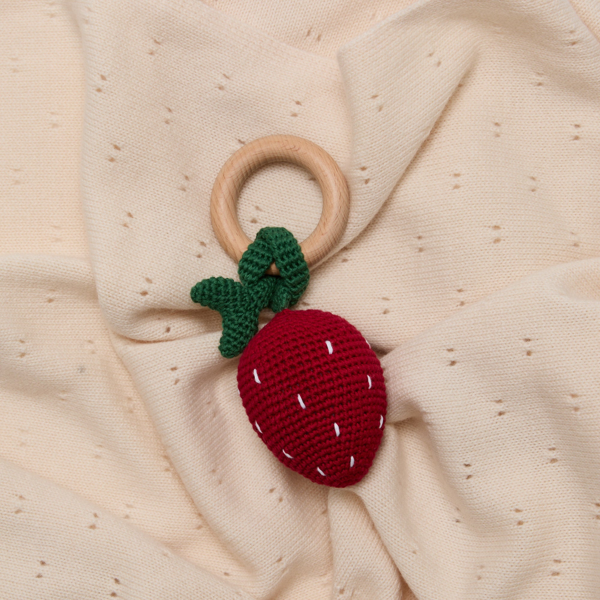 Crochet Strawberry Rattle – Over the Dandelions
