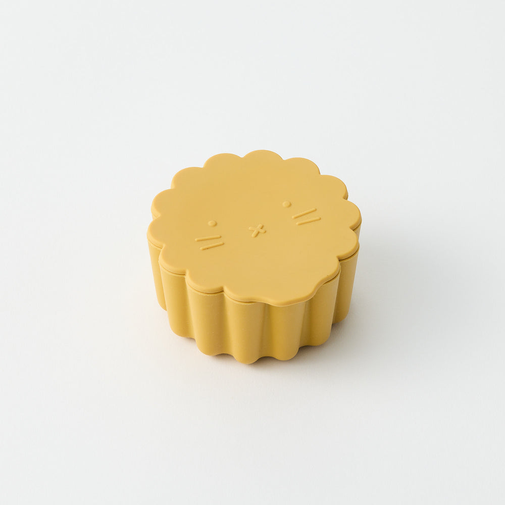 Silicone mini snack box lion sunshine yellow