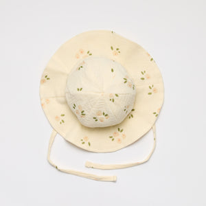 Daisy print sun hat for toddlers and babies
